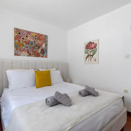 Monero Boutique Ii *