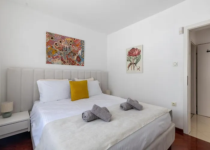 Monero Boutique Ii *